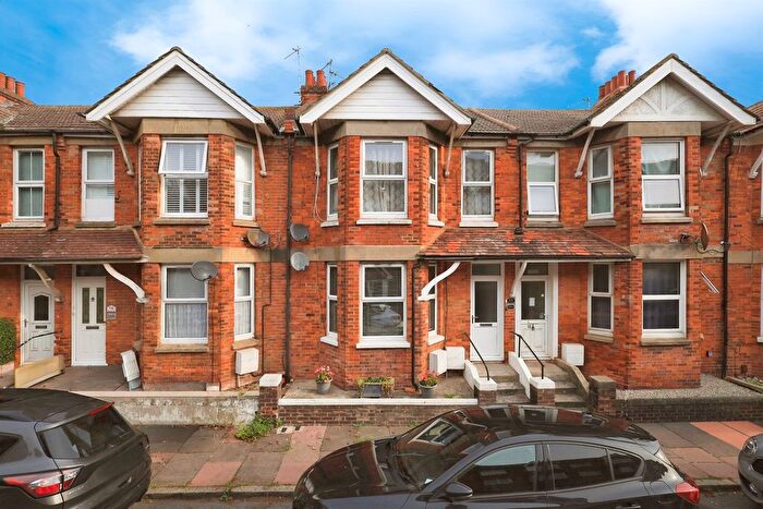 1 Bedroom Flat For Sale In Belmore Road, Eastbourne, BN22