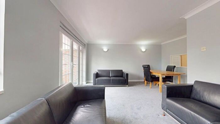 3 Bedroom Maisonette To Rent In Park Lane, Wembley, HA9