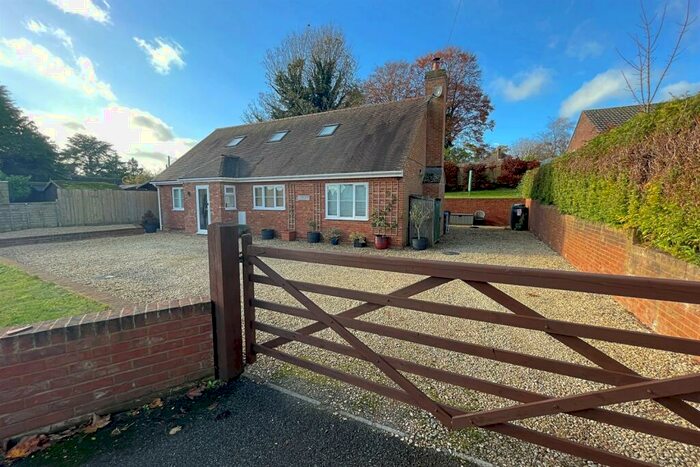 4 Bedroom Detached House For Sale In Firsdown, SP5