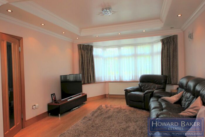 4 Bedroom Semi-Detached House To Rent In Beverley Drive, Edgware, HA8