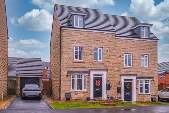 4 Bedroom Semi Detached House For Sale In Holden View, Birkenshaw, Bradford, BD11