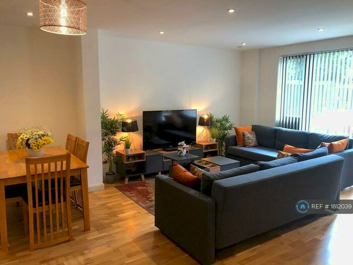 2 Bedroom Flat To Rent In Cypress Court, London, NW9