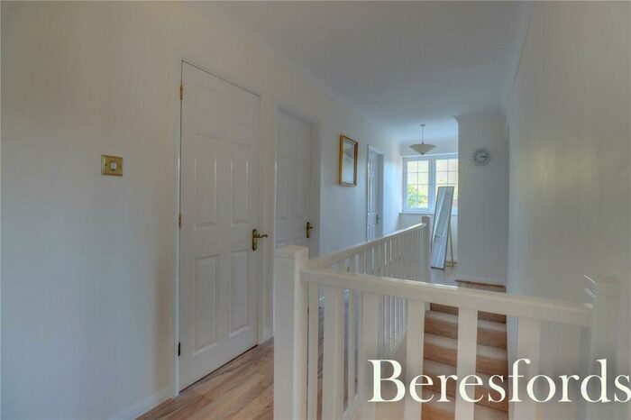 4 Bedroom Detached House For Sale In Glanmead, Shenfield, CM15