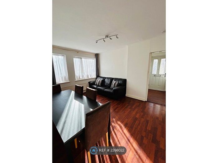 3 Bedroom Semi-Detached House To Rent In Wembley, Wembley, HA0