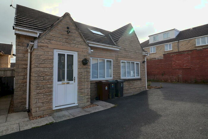 3 Bedroom Detached Bungalow To Rent In Albert Street, Hadfield, Glossop, SK13