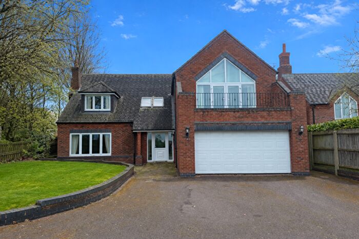 4 Bedroom House To Rent In Lawnswood Close, Etwall, DE65