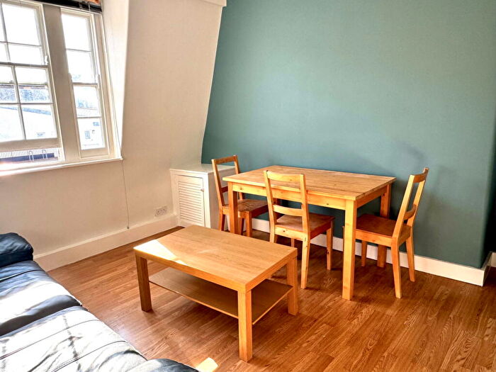 2 Bedroom Flat To Rent In Rodney Road, London, SE17