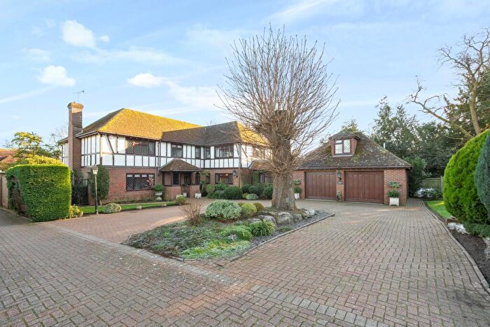 5 Bedroom Detached House For Sale In Church Road, Westoning, MK45