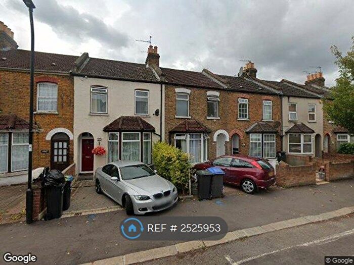 4 Bedroom Terraced House To Rent In Mandeville Road, Enfield, EN3