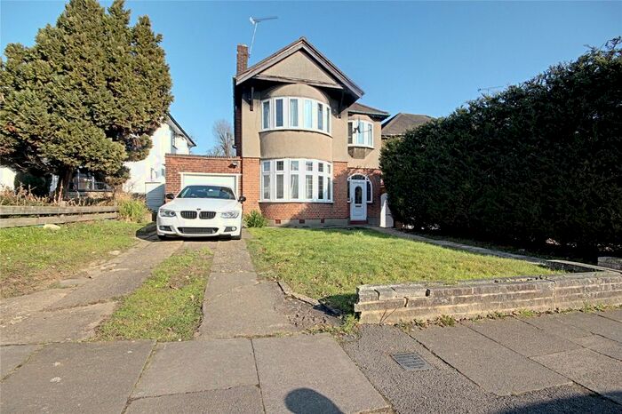 3 Bedroom Detached House To Rent In Church Hill, London, N21