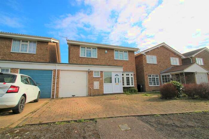4 Bedroom Detached House To Rent In Nien Oord, Clacton-on-sea, CO16