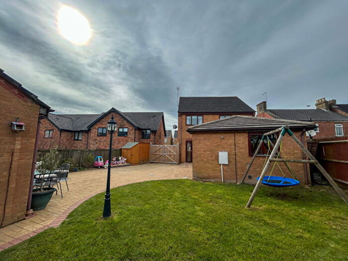 4 Bedroom Detached House For Sale In Main Street, Farcet, Peterborough, PE7