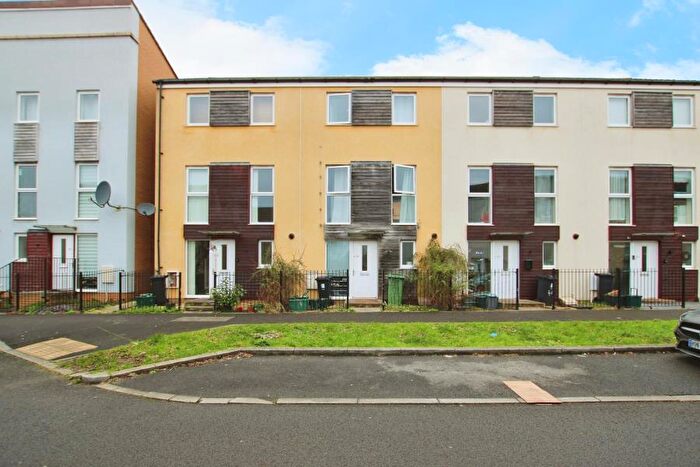 4 Bedroom Terraced House To Rent In Wood Street - Charlton Hayes, BS34