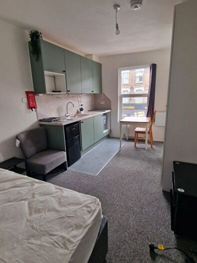 Studio To Rent In Chatsworth Road, London, E5