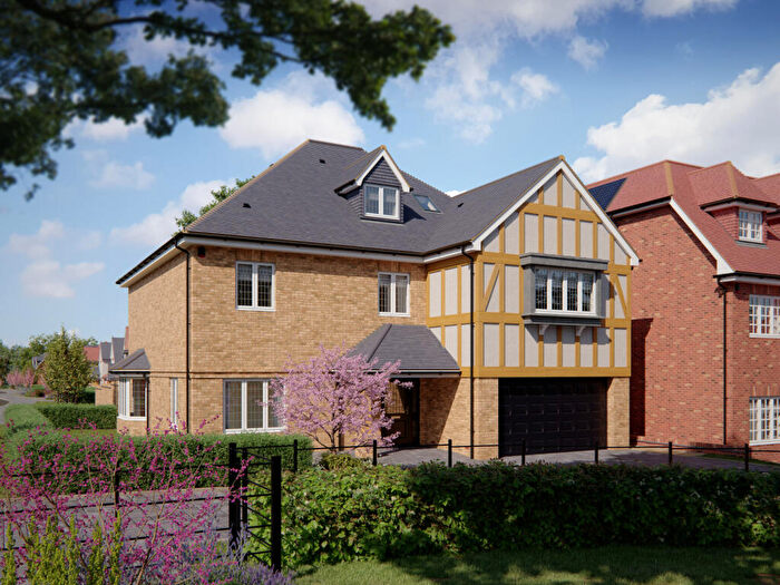 4 Bedroom Detached House For Sale In Hall Lane, Upminster, RM14