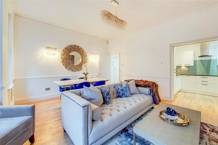 2 Bedroom Flat To Rent In Windmill Hill, Hampstead, NW3