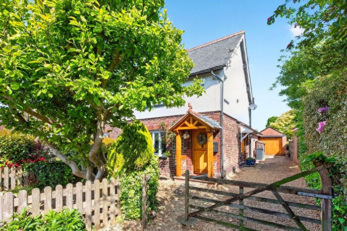 2 Bedroom Semi-Detached House For Sale In Hatton Lane, Stretton, WA4