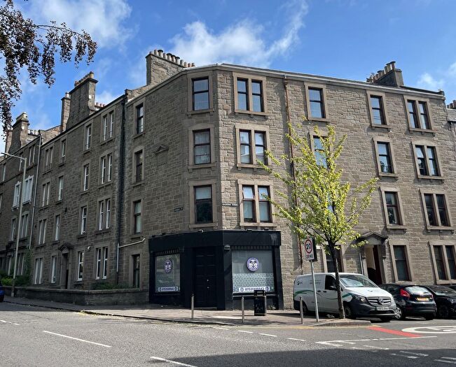 2 Bedroom Flat To Rent In H, Baldovan Terrace, Dundee, DD4