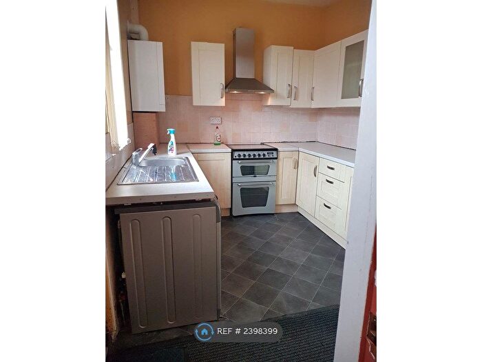 3 Bedroom End Of Terrace House To Rent In Idsworth Road, Sheffield, S5