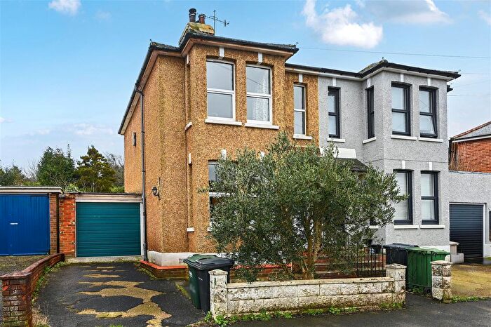 2 Bedroom Property For Sale In Barrack Road, Bexhill-On-Sea, TN40