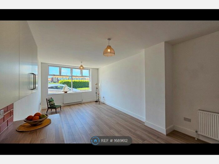 3 Bedroom Flat To Rent In First Avenue, Cliftonville, Margate, CT9