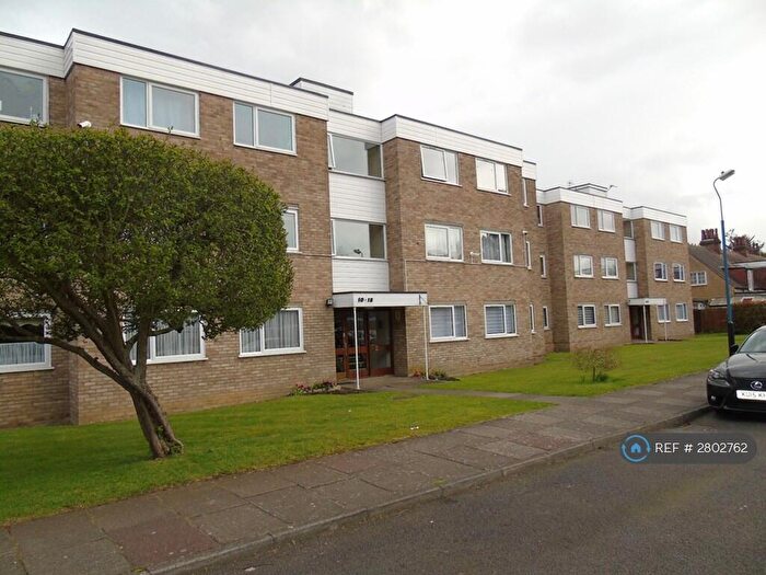 2 Bedroom Flat To Rent In Woodhaven Gardens, Barkingside, IG6