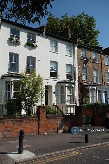 1 Bedroom Flat To Rent In Colvestone Crescent, London, E8