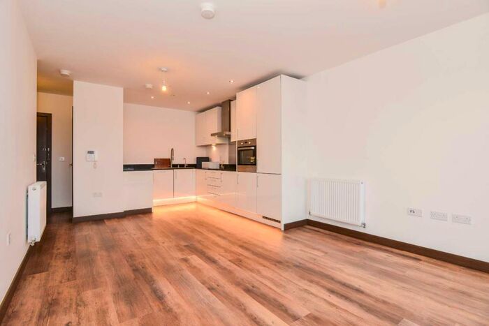 1 Bedroom Flat To Rent In Edinburgh Way, Harlow, Essex, CM20