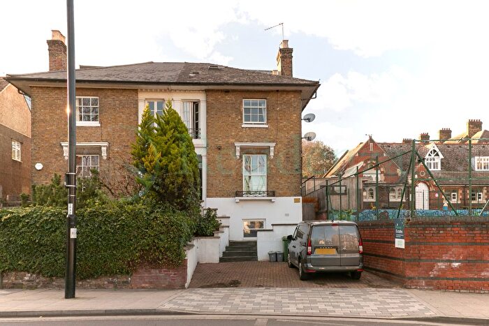 2 Bedroom Maisonette For Sale In Dartmouth Road, London, SE23