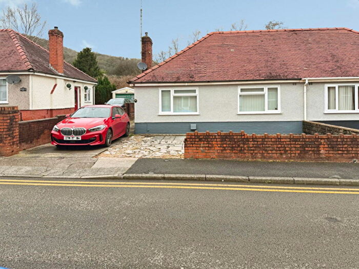 2 Bedroom Semi-Detached Bungalow For Sale In Cae Nant Terrace, Neath, SA10