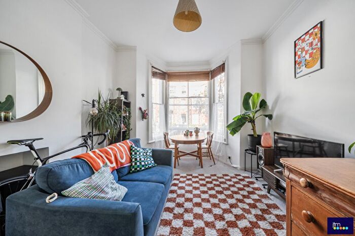1 Bedroom Flat For Sale In Marlborough Road, N19