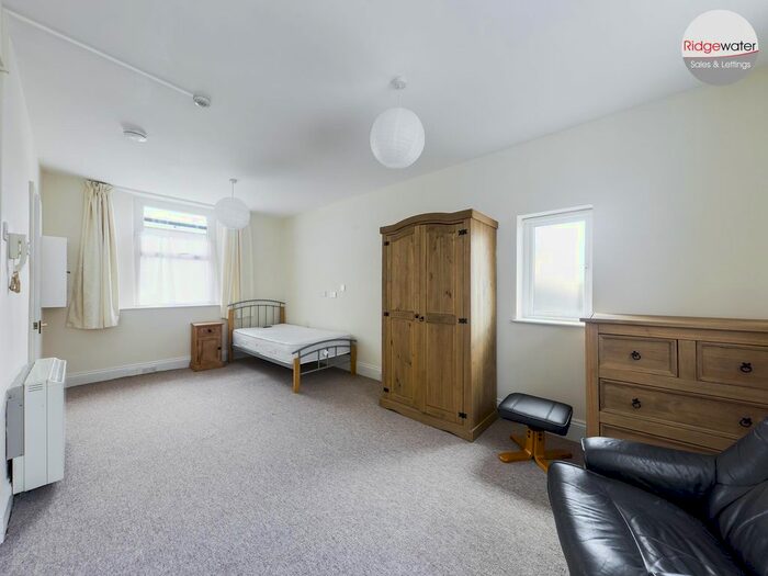 Studio To Rent In Kents Road, Torquay, TQ1