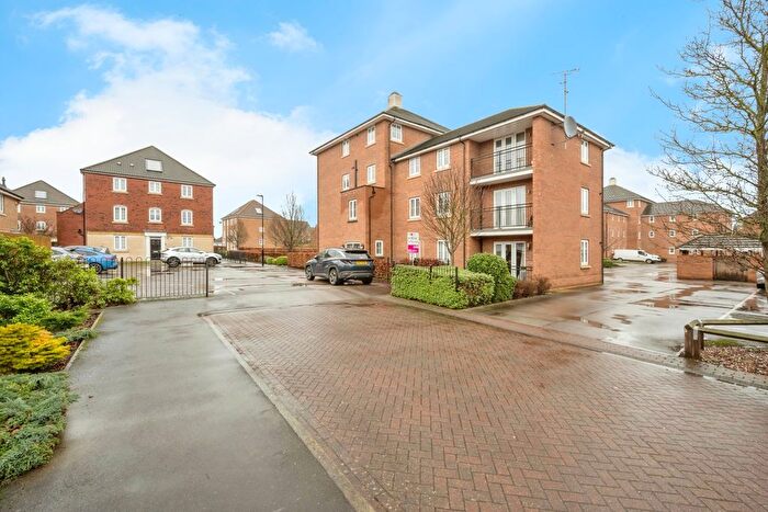 2 Bedroom Flat For Sale In Derwent Drive, Doncaster, South Yorkshire, DN4