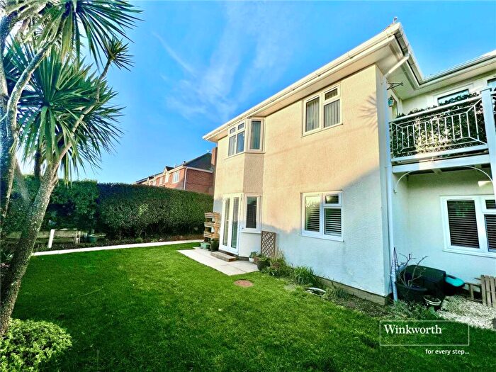 2 Bedroom Apartment For Sale In Grove Road, Barton On Sea, New Milton, Hampshire, BH25