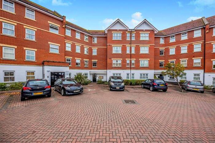 2 Bedroom Apartment To Rent In Bell Chase, GU11
