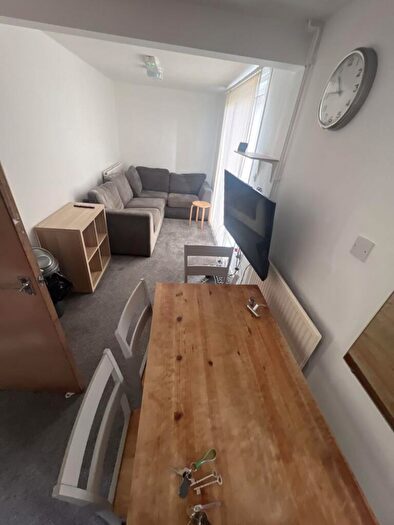 4 Bedroom House Of Multiple Occupation To Rent In Maxwell Close, Nottingham, NG7