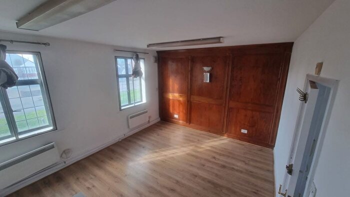 2 Bedroom Flat To Rent In Uxbridge Road, Hayes, UB4