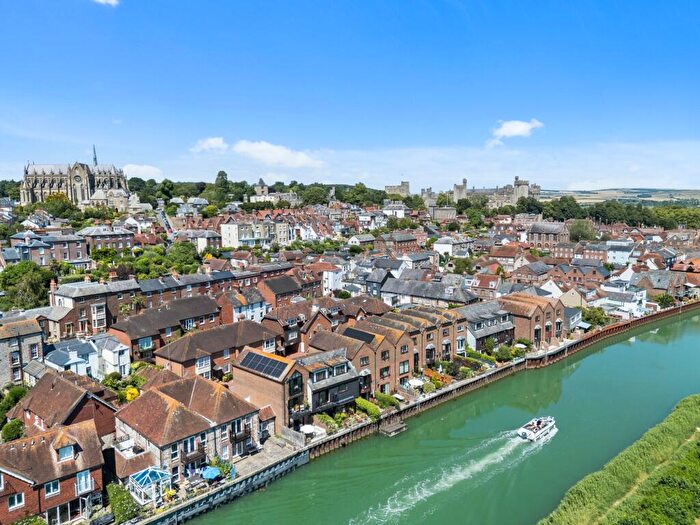 3 Bedroom Town House For Sale In Tarrant Wharf, Arundel, BN18