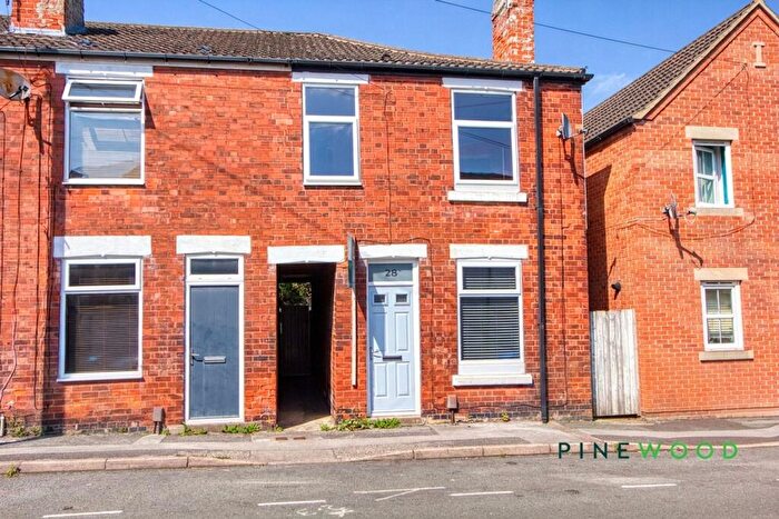 3 Bedroom Terraced House For Sale In Hardwick Street, Chesterfield, S41