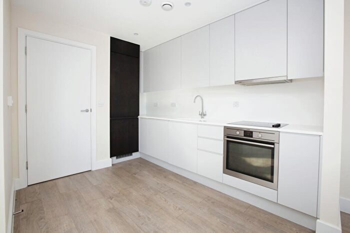 2 Bedroom Flat To Rent In Rookery Court, Ruckholt Road, E10