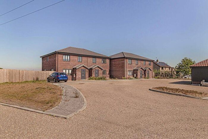 3 Bedroom Semi-Detached House For Sale In Hubbards Close, Combs, IP14