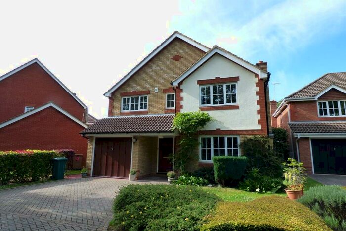 4 Bedroom Detached House To Rent In Gadd Close, Wokingham, RG40