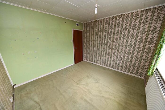 2 Bedroom Flat For Sale In Walmead Croft, Harborne, Birmingham, B17