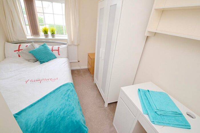 4 Bedroom Semi-Detached House To Rent In Allenfield Court, Park Road, Lenton, Nottingham, NG7