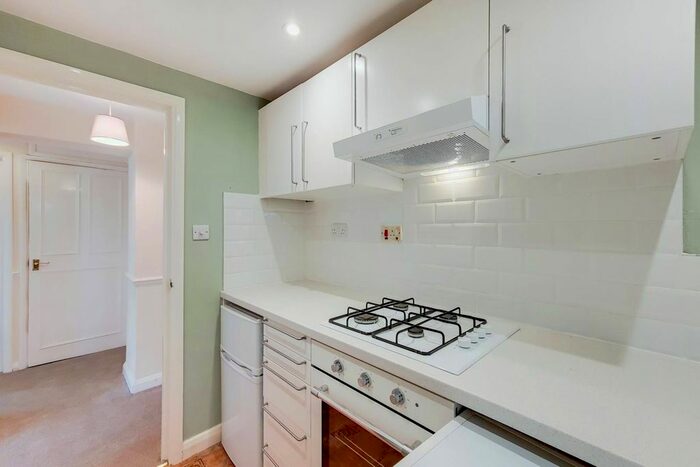 1 Bedroom Flat To Rent In Belvedere Road, Crystal Palace, London, SE19