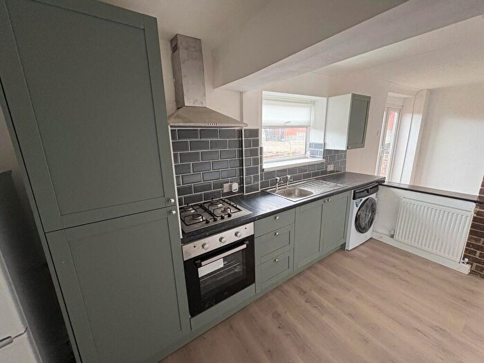3 Bedroom Semi-Detached House To Rent In Beverley Avenue, Worsbrough, Barnsley, S70