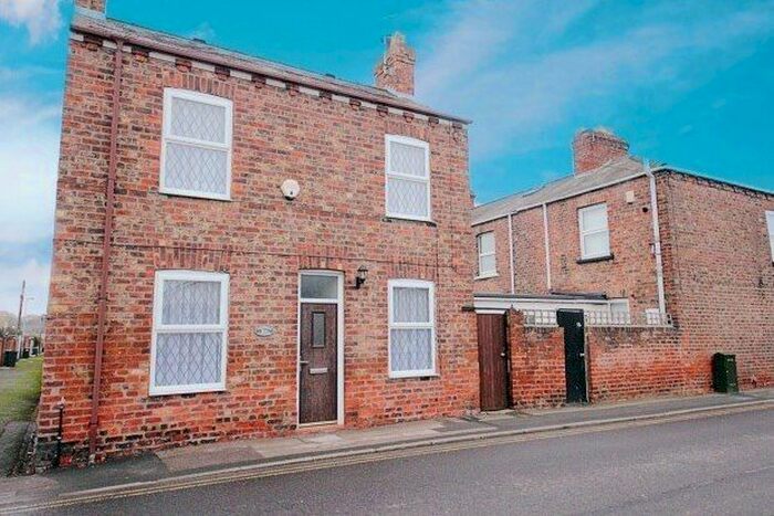 2 Bedroom Cottage To Rent In Green Lane, York, YO24