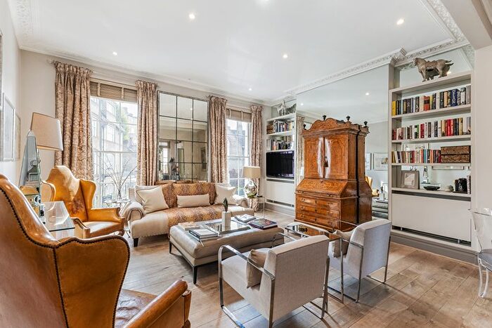 3 Bedroom Flat To Rent In Walton Street, Knightsbridge, SW3