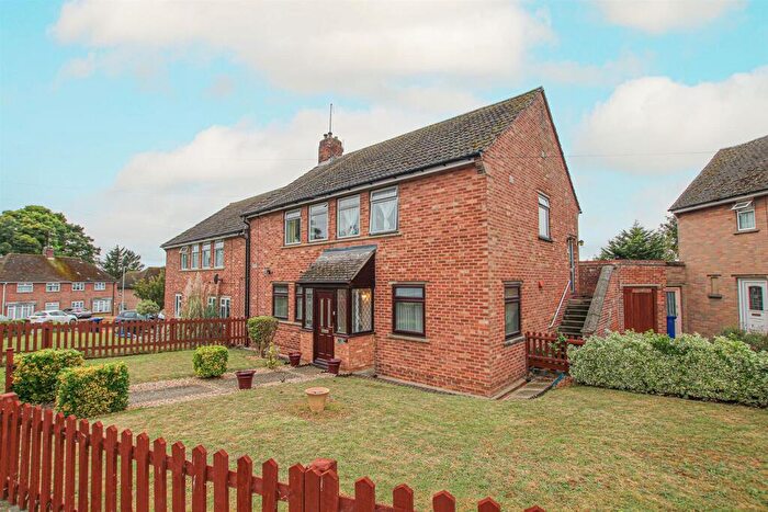 2 Bedroom Flat For Sale In Freshfields, Newmarket, CB8