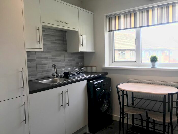 2 Bedroom Flat To Rent In Fairwood Road, Fairwater, Cardiff CF5